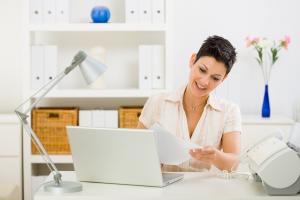 In den eigenen vier Wänden sollte man sich trotzdem einen Arbeitsbereich einrichten