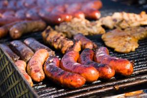 Beim Grillen liegen mehrgängige Gerichte im Trend