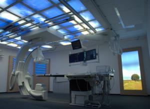 Licht- und Farbeinsatz bei Angiographie-System sorgt für freundlichere Atmosphäre