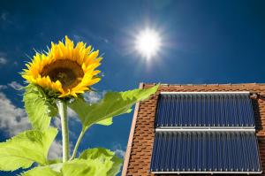 Die Installation von Solarthermie-Anlagen wird ordentlich bezuschusst