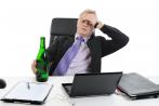 Es haben mehr Berufstätige ein Alkoholproblemen als generell vermutet wird